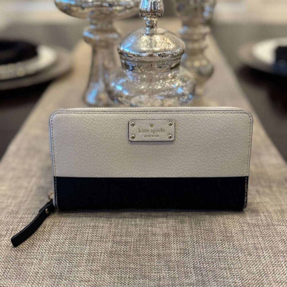 Kate Spade New York Continental Wallet Color Block Black & White Size Large